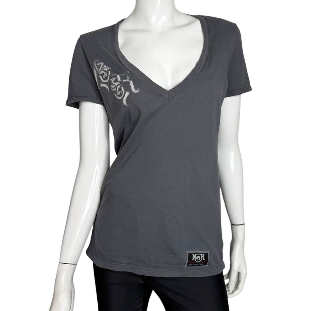 Night Rider V-Neck Short Sleeve Tee with Metallic Script Accent - Charcoal